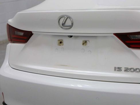 Used 2016 Lexus IS 200t image 8