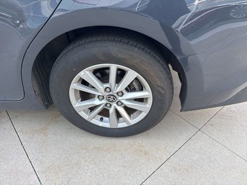 Used 2025 Toyota Camry LE w/ Convenience Package image 11