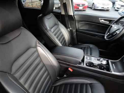 Used 2020 Ford Edge SEL w/ Convenience Package image 27