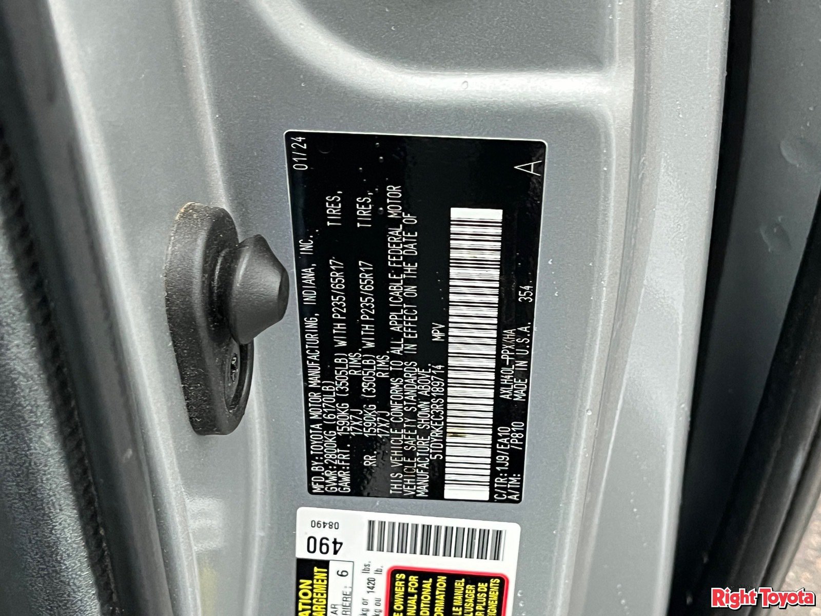 Certified 2024 Toyota Sienna XLE FWD image 35