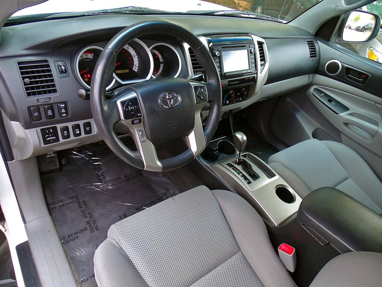 Used 2015 Toyota Tacoma 4x4 Double Cab w/ TRD Off-Road Package image 21