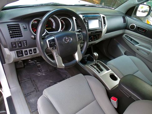 Used 2015 Toyota Tacoma 4x4 Double Cab w/ TRD Off-Road Package image 21