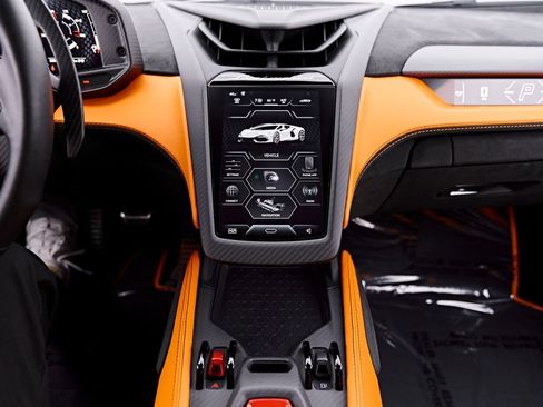 Used 2025 Lamborghini Revuelto AWD/4WD image 81