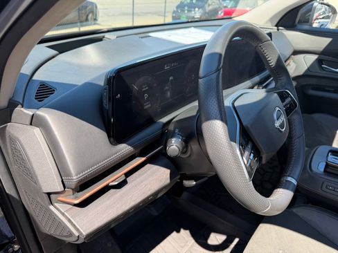 Used 2023 Nissan Ariya FWD image 10