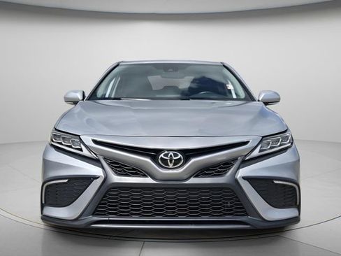 Used 2021 Toyota Camry SE image 5