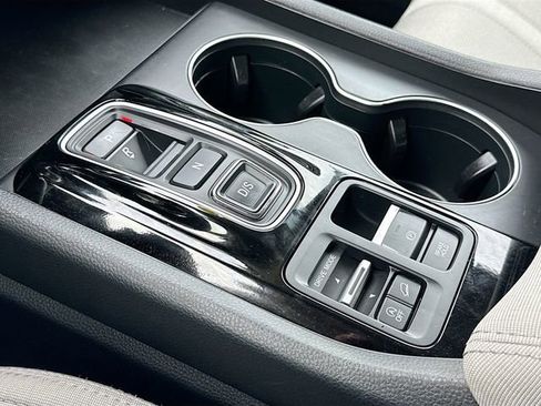 Certified 2023 Honda Pilot LX image 16