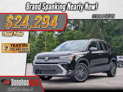 Used 2025 Volkswagen Taos SE FWD image 1