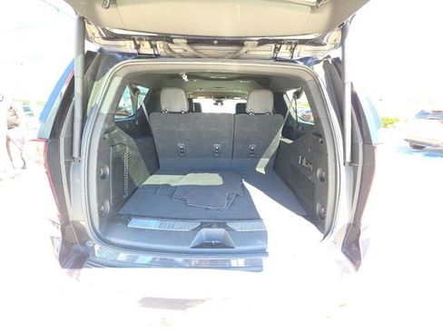 Used 2023 Chevrolet Suburban Premier image 27
