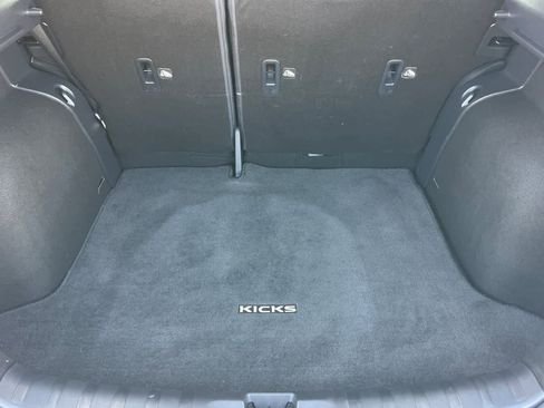 Used 2020 Nissan Kicks SV image 17