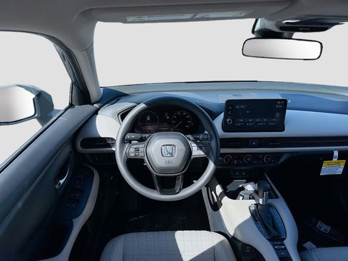 New 2026 Honda HR-V LX image 17