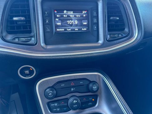 Used 2015 Dodge Challenger SXT RWD image 16