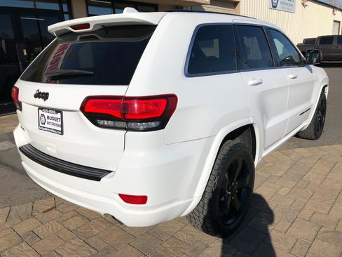 Used 2015 Jeep Grand Cherokee Altitude image 2