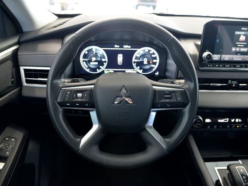Used 2025 Mitsubishi Outlander ES AWD/4WD image 19