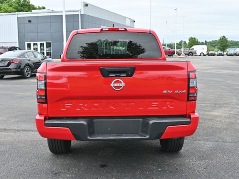 Certified 2024 Nissan Frontier SV image 7