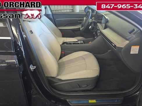 Used 2025 Hyundai Sonata Limited FWD image 5