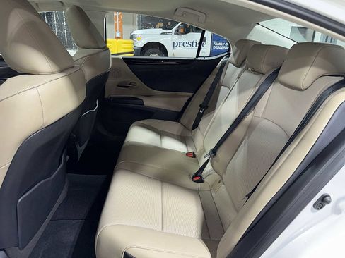 Used 2019 Lexus ES 350 w/ Premium Package FWD image 17