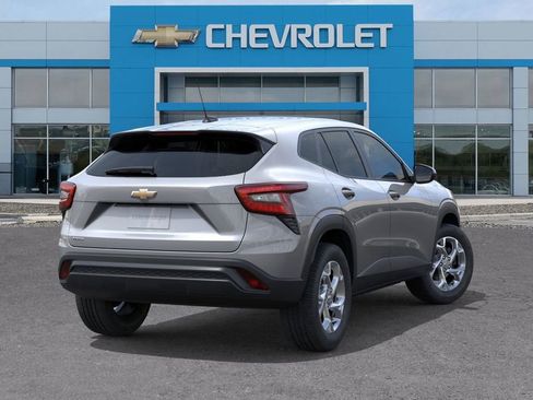 New 2026 Chevrolet Trax LS w/ LS Convenience Package FWD image 4