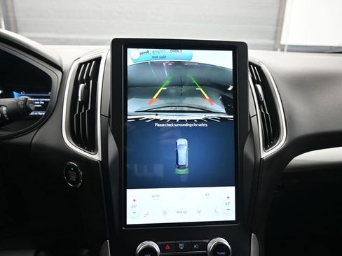 Used 2024 Ford Edge SEL image 18