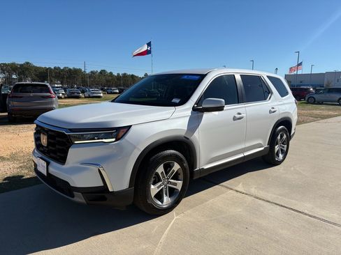 Certified 2025 Honda Pilot EX-L image 4