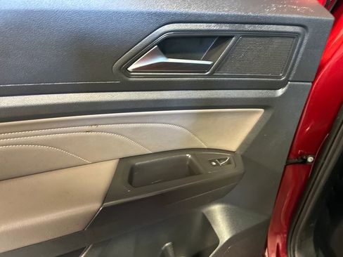 Used 2022 Volkswagen Atlas Cross Sport SE w/ Panoramic Sunroof Package image 26