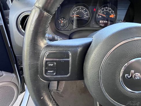 Used 2015 Jeep Patriot High Altitude image 28