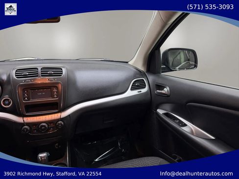 Used 2019 Dodge Journey SE w/ Blacktop Package FWD image 30
