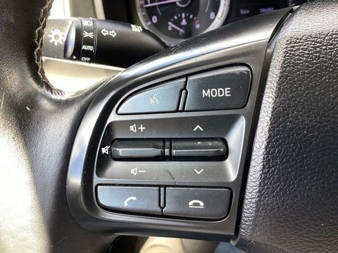 Used 2022 Hyundai Venue SEL w/ Cargo Package image 14