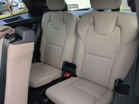 New 2026 Volvo XC90 B6 Plus w/ Protection Package Premier image 26