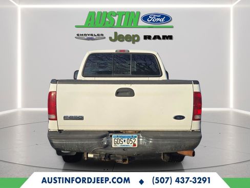 Used 2006 Ford F250 XL image 4