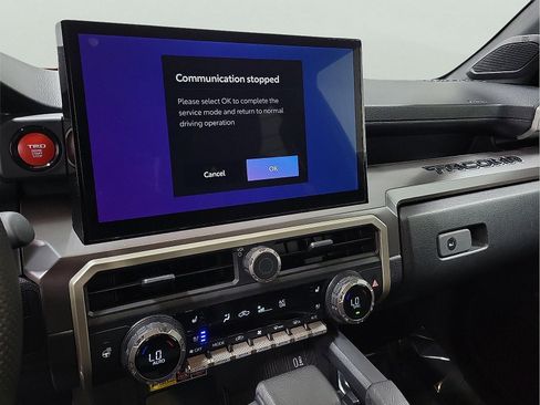 Certified 2024 Toyota Tacoma TRD Sport w/ TRD Sport Premium Package AWD/4WD image 17