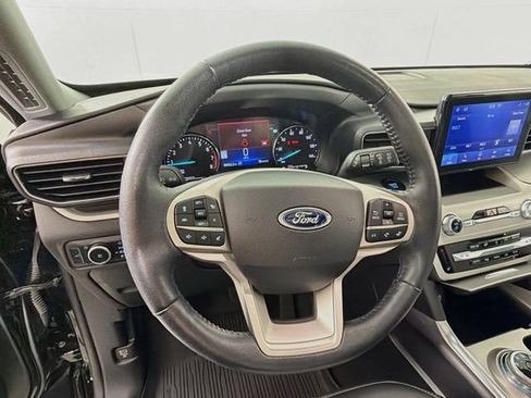 Used 2023 Ford Explorer XLT w/ Equipment Group 202A AWD/4WD image 16