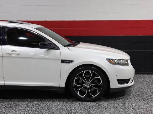 Used 2013 Ford Taurus SHO image 6