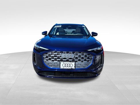 Used 2025 Audi Q5 Premium Plus w/ Premium Plus image 2