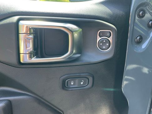 Used 2025 Jeep Wrangler Unlimited Sport AWD/4WD image 25