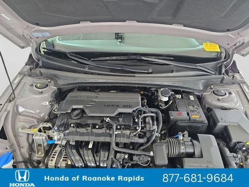 Used 2025 Hyundai Elantra Limited FWD image 20