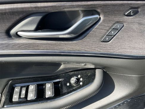 Used 2022 Jeep Grand Cherokee Overland w/ Advanced Protech Group III image 13