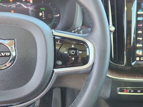 Used 2023 Volvo XC60 T8 Plus image 10