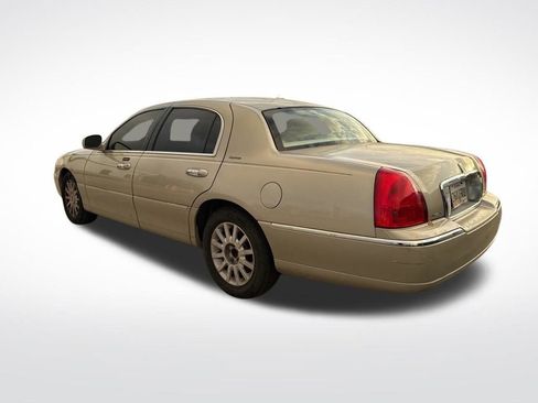 Used 2006 Lincoln Town Car Signature image 10
