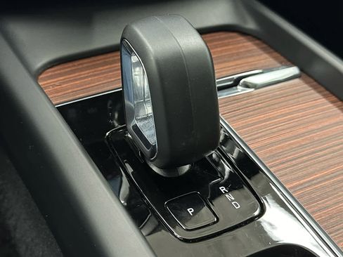 Used 2024 Volvo XC60 B5 Plus w/ Protection Package Premier AWD/4WD image 30