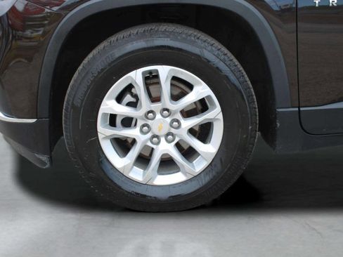 Used 2019 Chevrolet Traverse LT image 9
