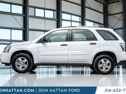 Used 2009 Chevrolet Equinox LS FWD image 2
