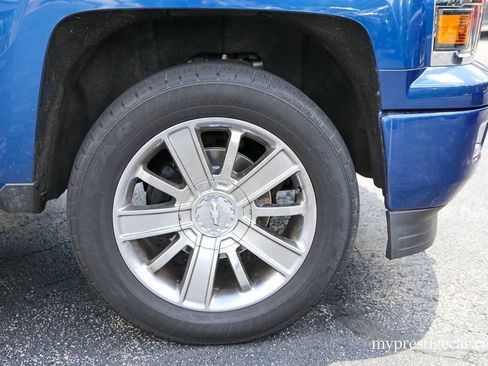Used 2015 Chevrolet Silverado 1500 High Country w/ High Country Premium Package AWD/4WD image 11