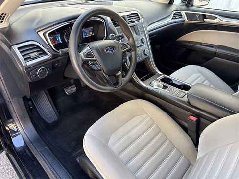 Used 2018 Ford Fusion S image 10