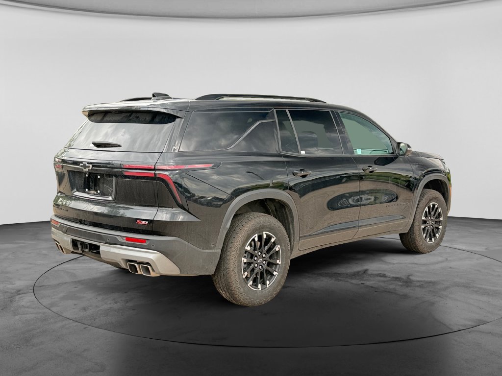 Used 2025 Chevrolet Traverse Z71 w/ Enhanced Driving Package AWD/4WD image 9