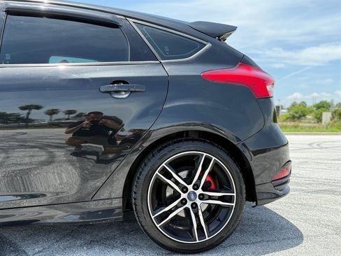 Used 2015 Ford Focus ST w/ Equipment Group 401A image 10