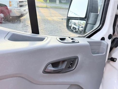 Used 2016 Ford Transit 250 130 Low Roof RWD image 18