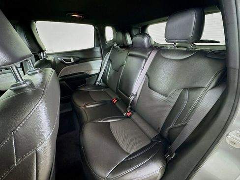 Certified 2024 Jeep Compass Latitude image 18