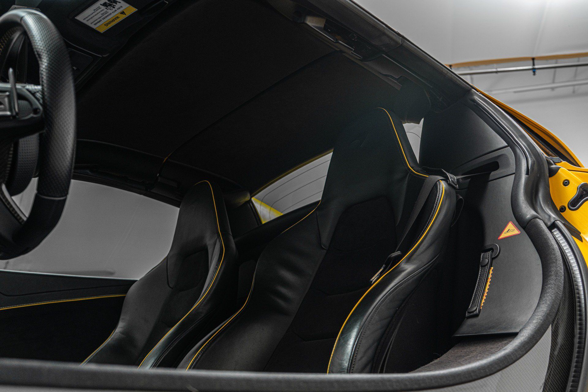 Used 2015 McLaren 650S Spider RWD image 40