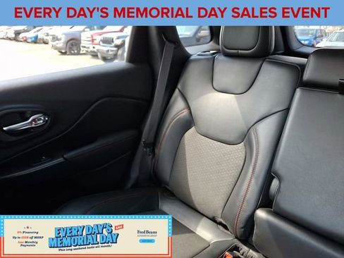 Used 2020 Jeep Cherokee Trailhawk w/ Cold Weather Group AWD/4WD image 18