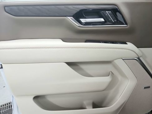 New 2026 GMC Yukon Denali w/ Sun & Power Step Package AWD/4WD image 42